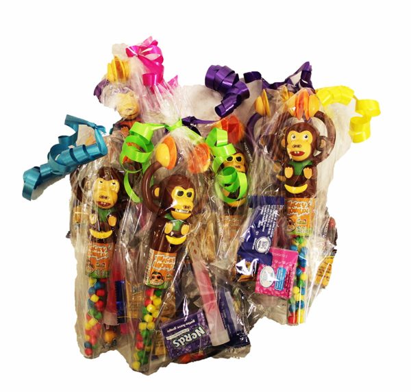 KIDS PARTY FAVORS FEATURING A WACKY MONKEY TOY FILLED WITH CANDY